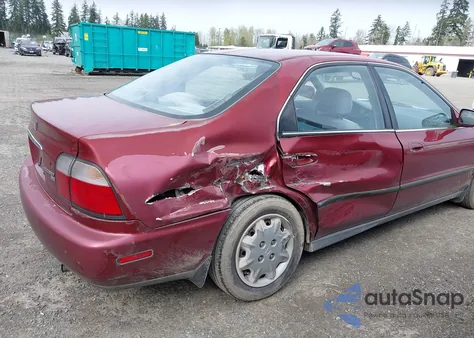 1997 Honda Accord Lx из США, поврежденный, VIN 1HGCD5632VA217617
